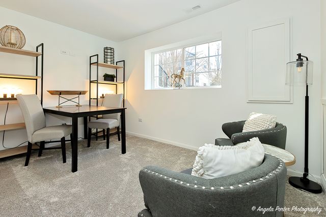 402 Neubauer Circle, Lindenhurst, IL 60046