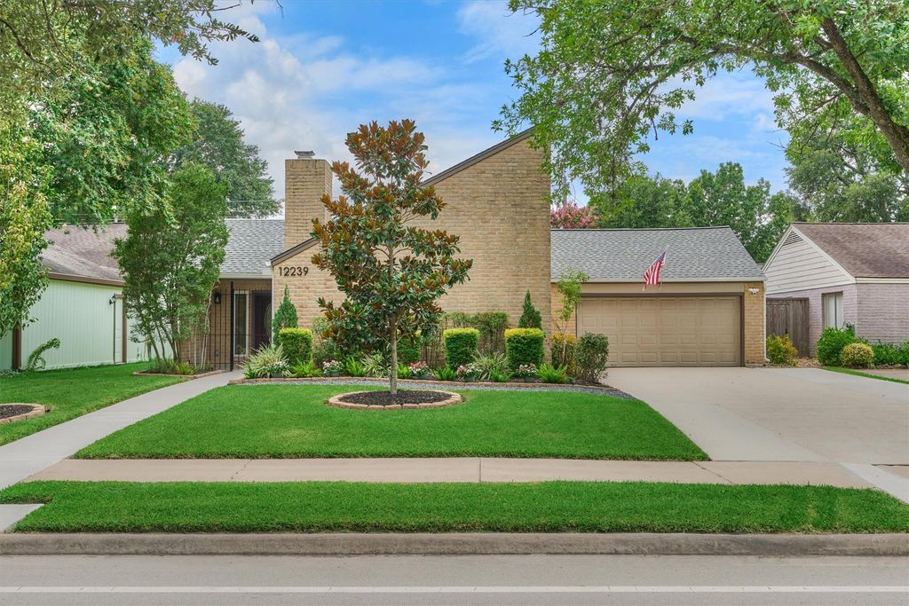 12239 Briar Forest Drive, Houston, TX 77077