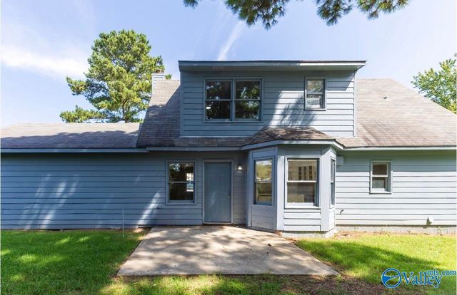 3717 NW Gardenside Drive NW, Huntsville, AL 35803