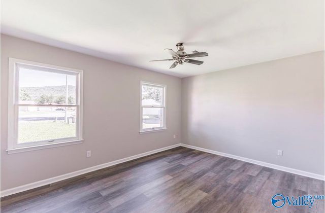 3717 NW Gardenside Drive NW, Huntsville, AL 35803