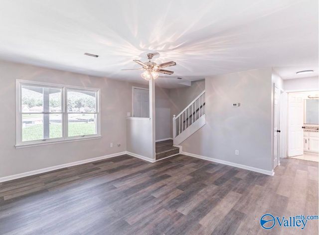 3717 NW Gardenside Drive NW, Huntsville, AL 35803