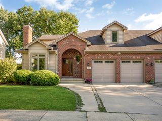 841 Rogers Street, Downers Grove, IL 60515