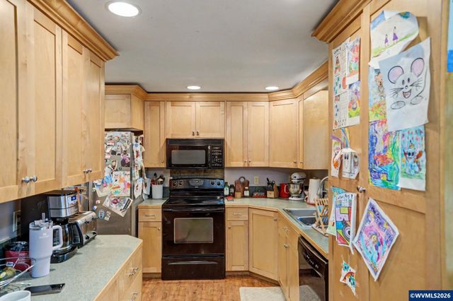 2377 Woodlawn Ct NE, Keizer, OR 97303