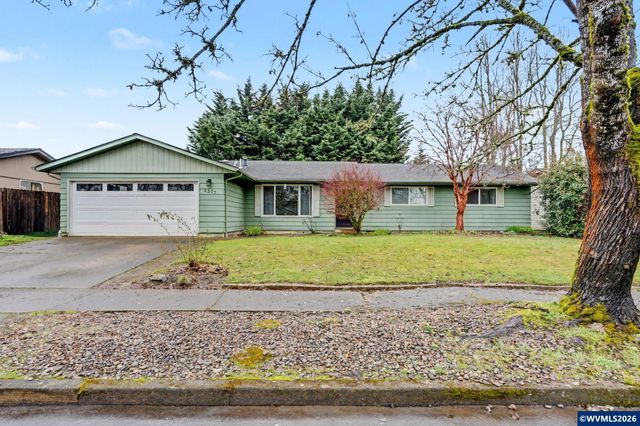 2377 Woodlawn Ct NE, Keizer, OR 97303