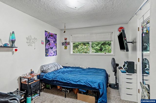 2377 Woodlawn Ct NE, Keizer, OR 97303