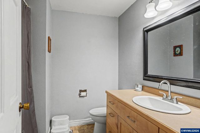 2377 Woodlawn Ct NE, Keizer, OR 97303