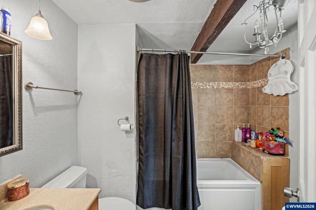 2377 Woodlawn Ct NE, Keizer, OR 97303