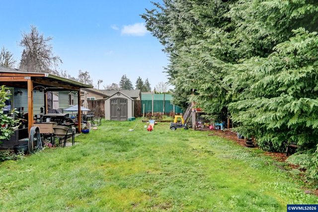 2377 Woodlawn Ct NE, Keizer, OR 97303