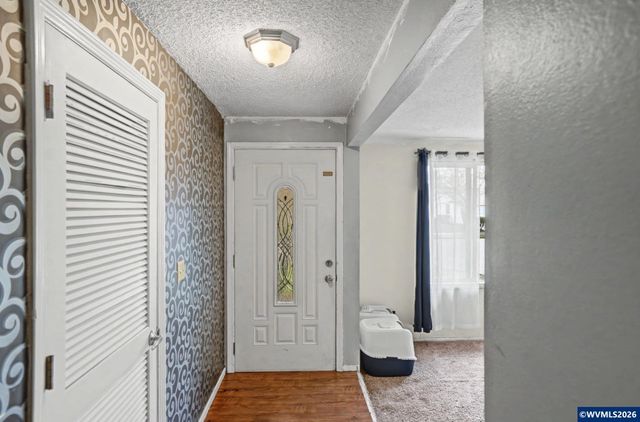 2377 Woodlawn Ct NE, Keizer, OR 97303