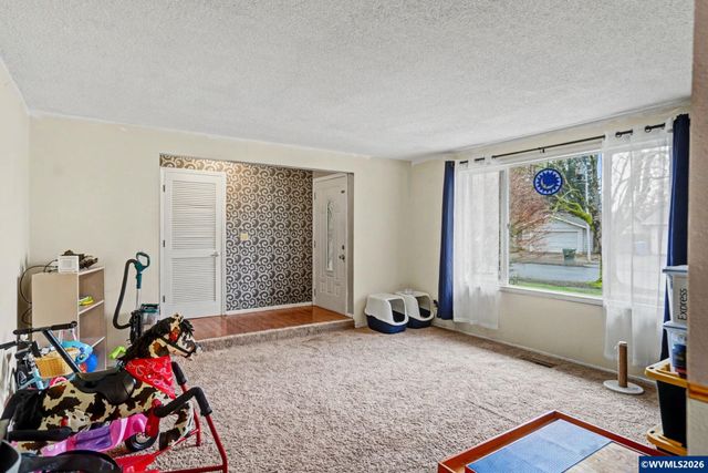 2377 Woodlawn Ct NE, Keizer, OR 97303