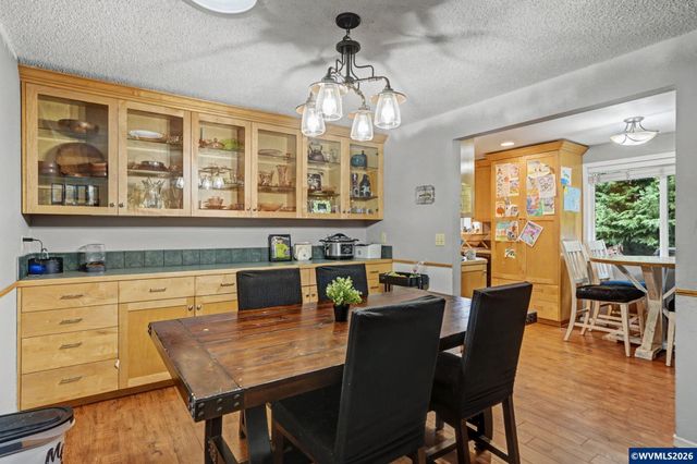 2377 Woodlawn Ct NE, Keizer, OR 97303