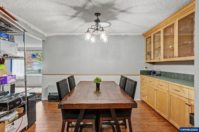 2377 Woodlawn Ct NE, Keizer, OR 97303