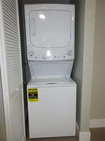 11446 NW 42nd St, Coral Springs, FL 33065