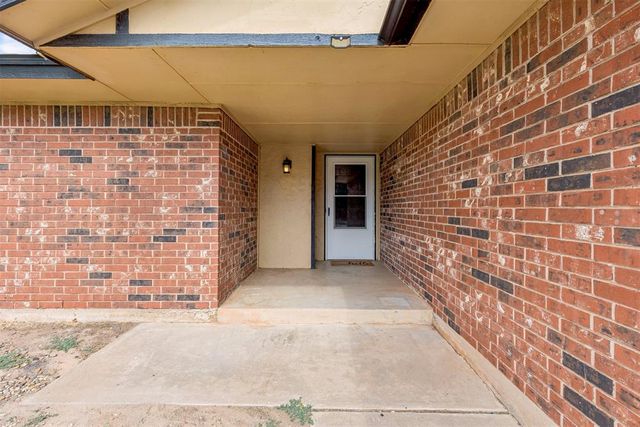 529 S Silver Drive, Mustang, OK 73064