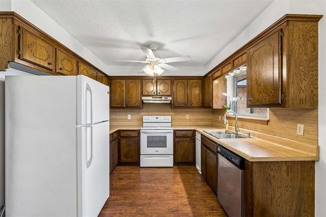529 S Silver Drive, Mustang, OK 73064