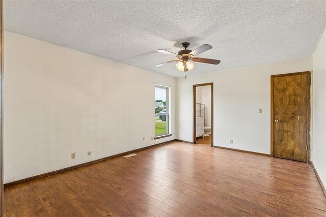529 S Silver Drive, Mustang, OK 73064