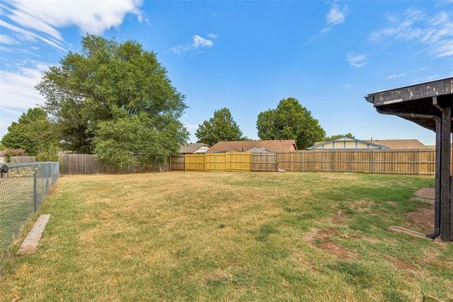 529 S Silver Drive, Mustang, OK 73064