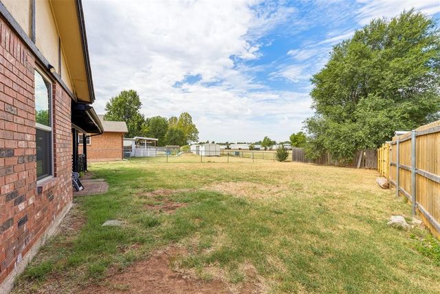 529 S Silver Drive, Mustang, OK 73064