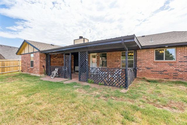 529 S Silver Drive, Mustang, OK 73064