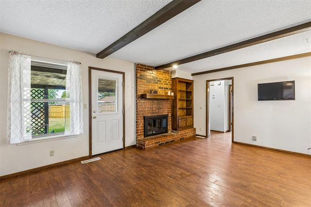 529 S Silver Drive, Mustang, OK 73064