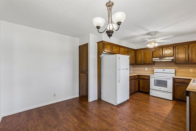 529 S Silver Drive, Mustang, OK 73064
