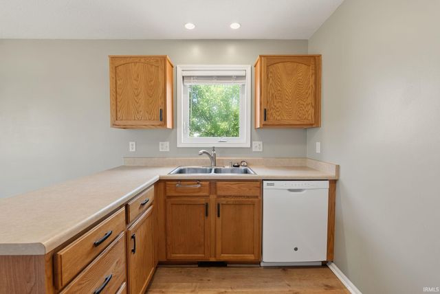 11925 Dark Hollow Court, Fort Wayne, IN 46818