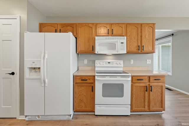 11925 Dark Hollow Court, Fort Wayne, IN 46818