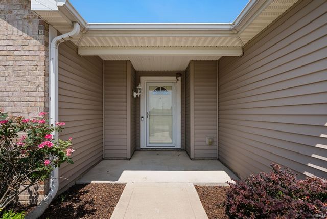 11925 Dark Hollow Court, Fort Wayne, IN 46818