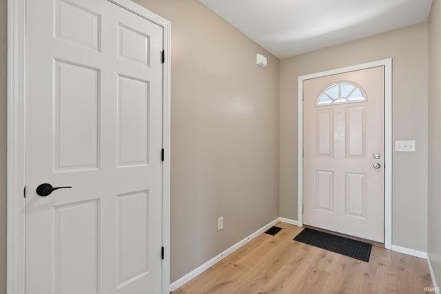 11925 Dark Hollow Court, Fort Wayne, IN 46818