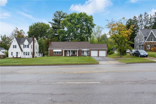 1720 Lincoln Way E, Massillon, OH 44646
