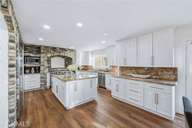 40900 Via Los Altos, Temecula, CA 92591