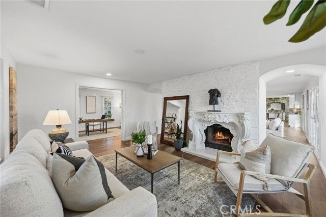 40900 Via Los Altos, Temecula, CA 92591