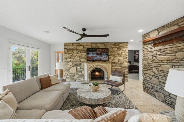 40900 Via Los Altos, Temecula, CA 92591