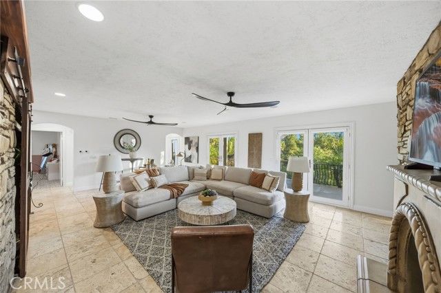 40900 Via Los Altos, Temecula, CA 92591