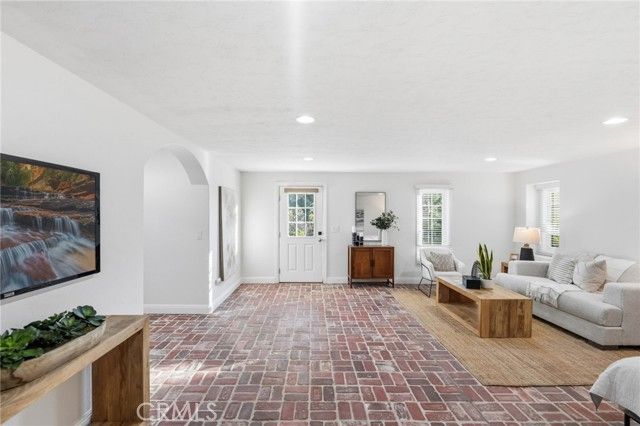 40900 Via Los Altos, Temecula, CA 92591