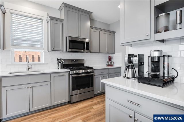 2754 Inna Av NW, Salem, OR 97304