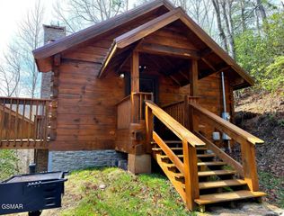804 Willow Brook Way, Gatlinburg, TN 37738