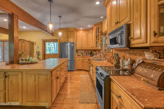 5000 & 4850 Chapel Road, Carthage, MO 64836