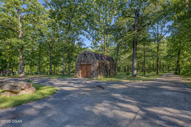 5000 & 4850 Chapel Road, Carthage, MO 64836