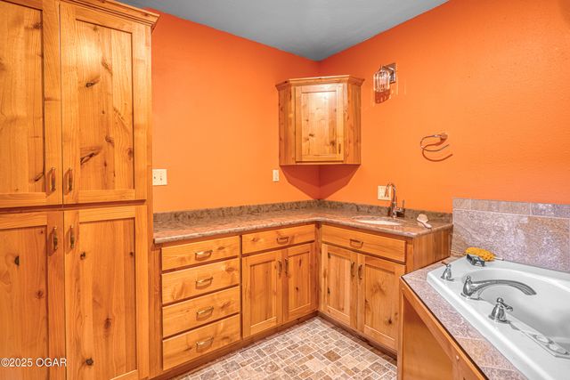 5000 & 4850 Chapel Road, Carthage, MO 64836