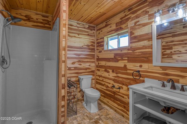 5000 & 4850 Chapel Road, Carthage, MO 64836