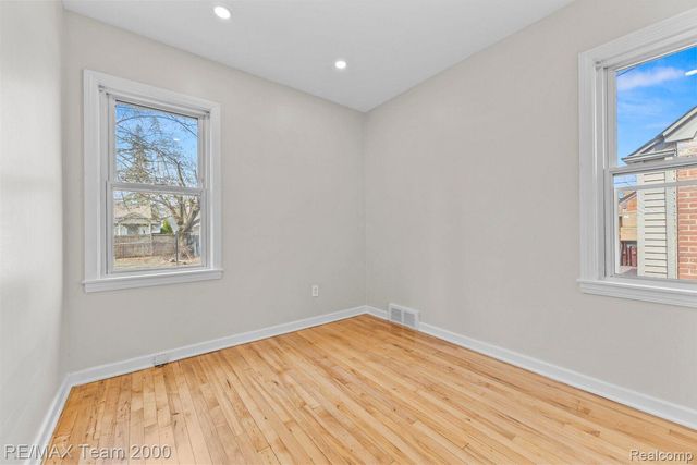 1815 KINGSBURY Avenue, Dearborn, MI 48128