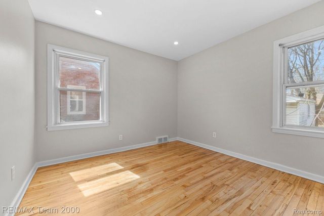 1815 KINGSBURY Avenue, Dearborn, MI 48128