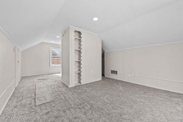 1815 KINGSBURY Avenue, Dearborn, MI 48128