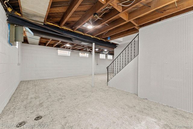 1815 KINGSBURY Avenue, Dearborn, MI 48128