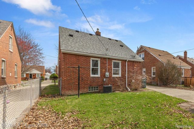 1815 KINGSBURY Avenue, Dearborn, MI 48128