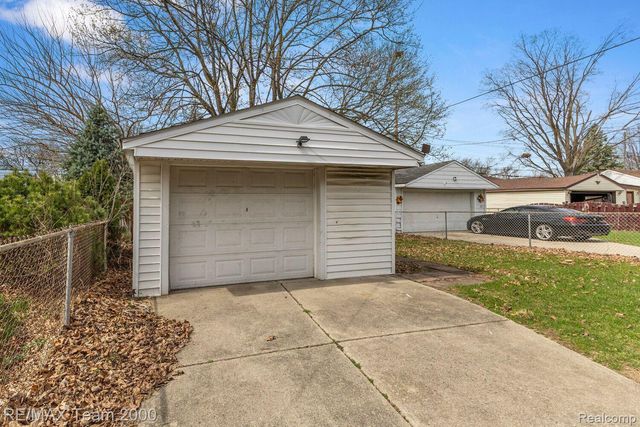 1815 KINGSBURY Avenue, Dearborn, MI 48128