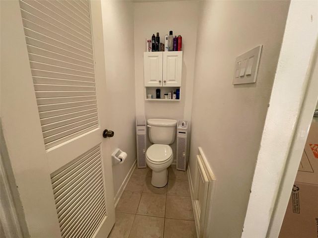 156 Old Bridge Lake, Houston, TX 77069