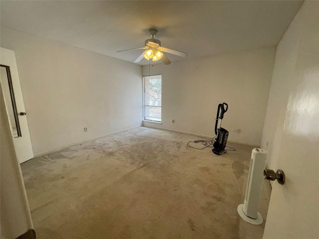 156 Old Bridge Lake, Houston, TX 77069