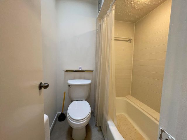 156 Old Bridge Lake, Houston, TX 77069